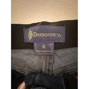 Democracy Slim Jeans in Dark Blue Wash size 6